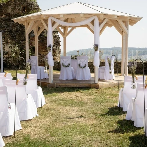 Bild von Fotograf über Hochzeitspavillion der Burg Güssing im Burgenland